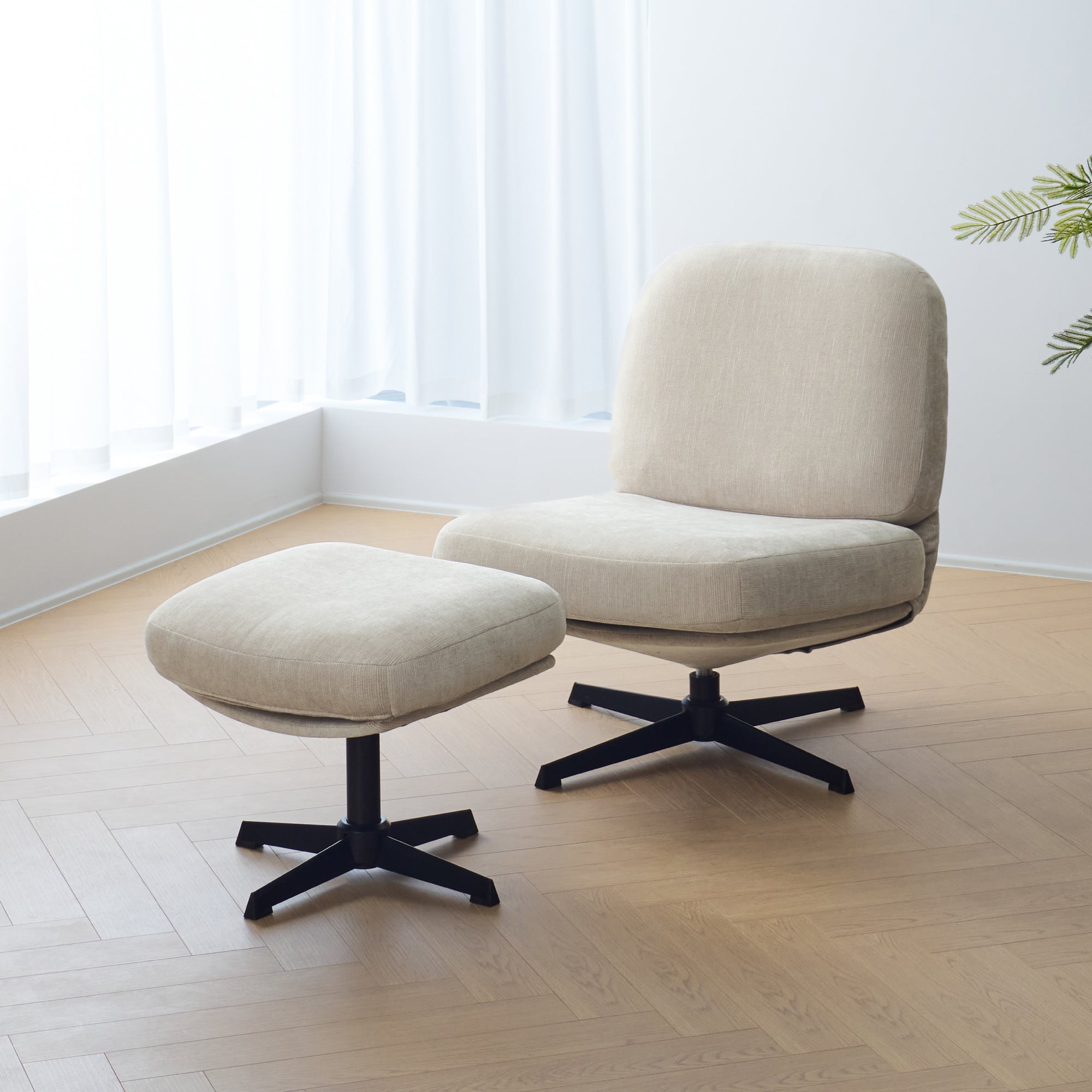 オットマン付きパーソナルチェア Tacito（タキト）